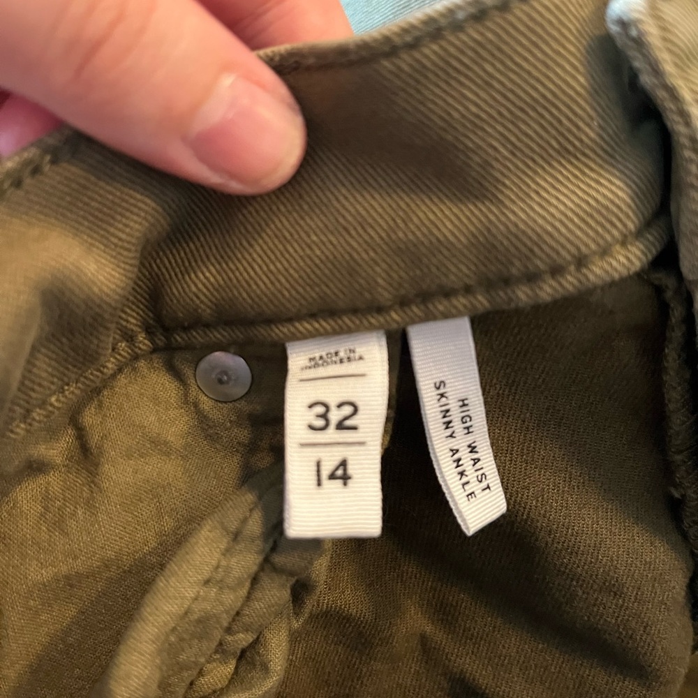Loft Olive Green High Rise Skinny Ankle Pants size 32